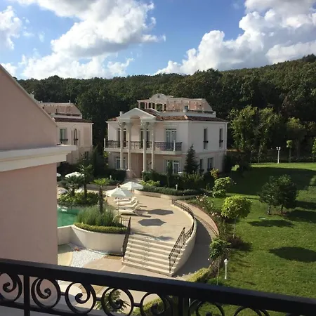 Luxury In Βίλα *