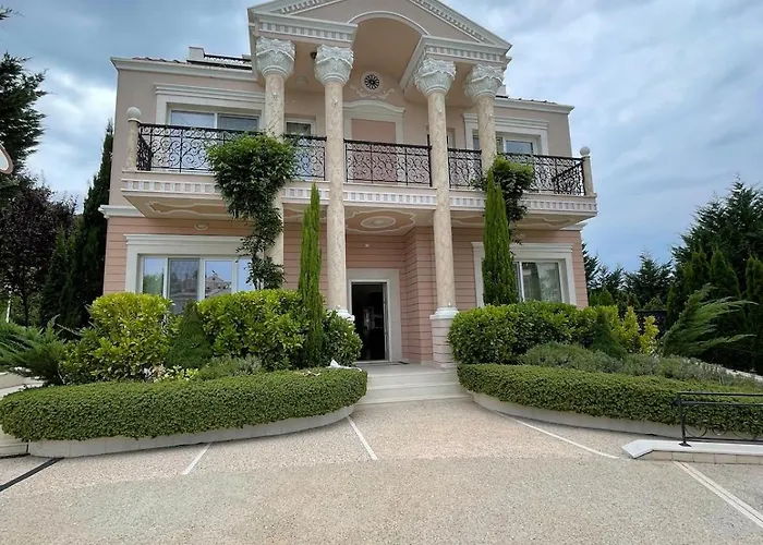 Willa Luxury In *