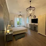 Луксозна вила Luxury In